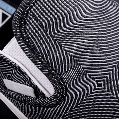 SP17_ArcAd_Quasi_SlipOnLite_KwahzeeDk_Macro1