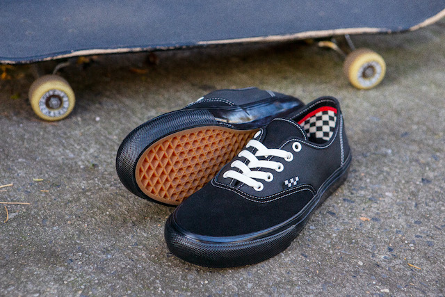 SP21_Skate_Authentic_CoreExclusive_VN0A5FC8BLK_Blk_Sherb_04790