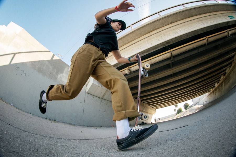 FA21_Skate_AuthenticChinoRelaxed_FabianaDelfino_AA90626