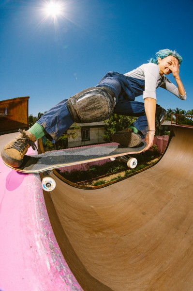 FA22_Skate_Lizzie_LizzieArmanto_PeekABookCrail_LongBeach,Ca_2022_Acosta